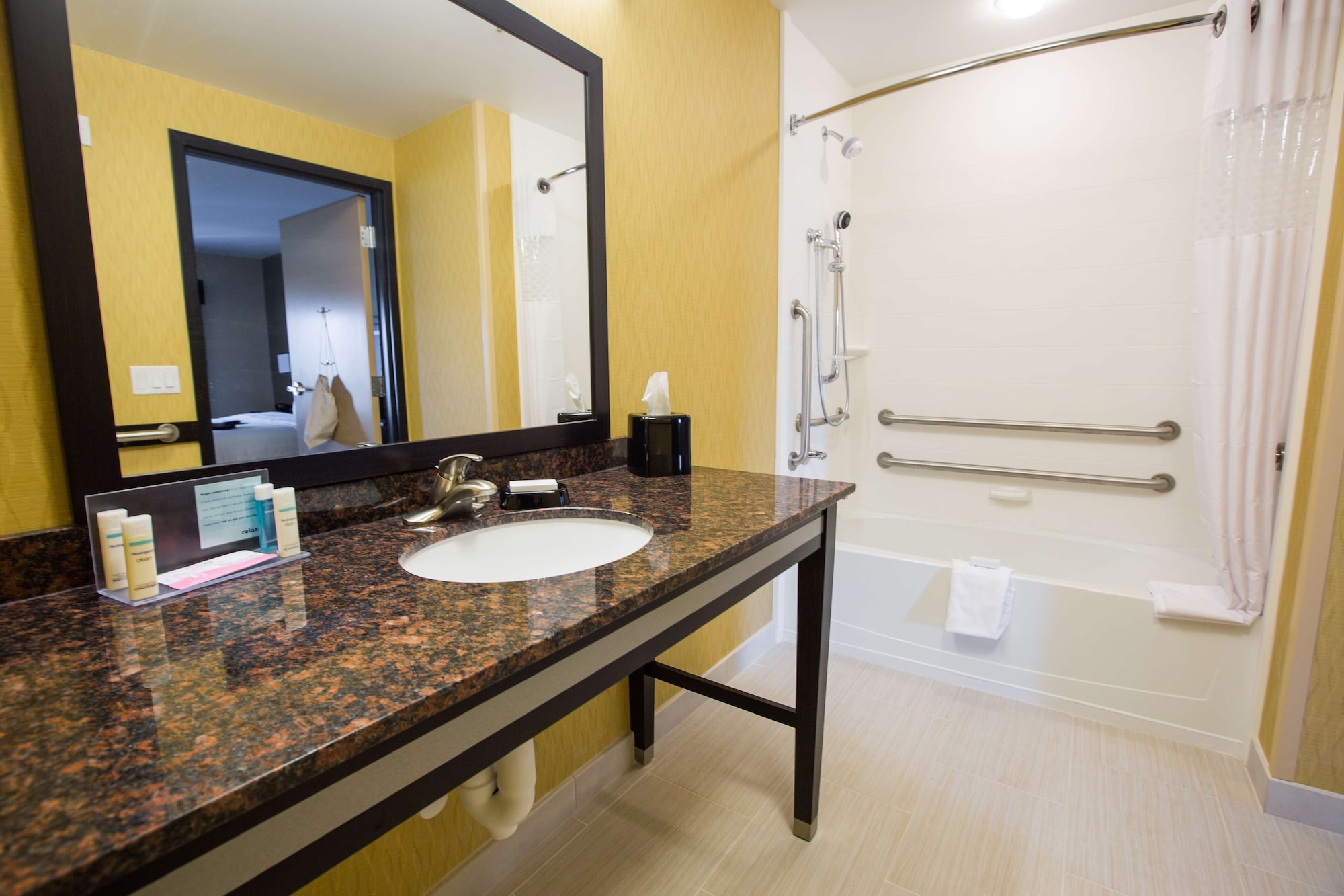 hampton inn and suites toledo westgate