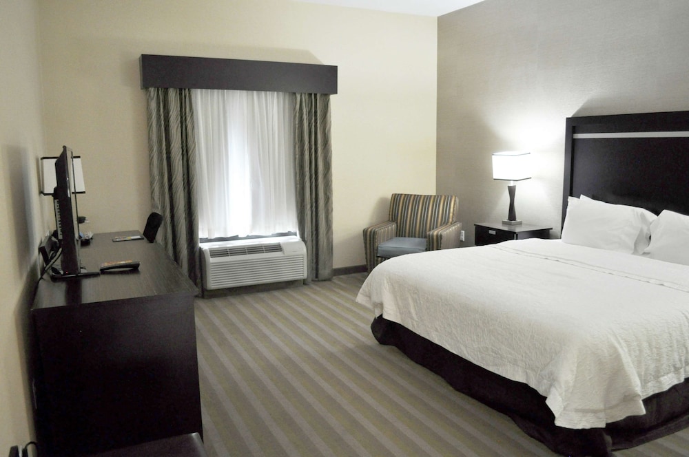 hampton inn and suites toledo westgate