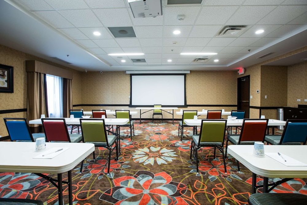 hampton inn and suites toledo westgate