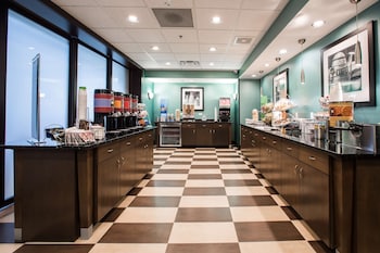 hampton inn and suites toledo westgate