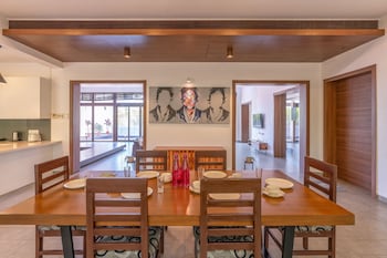 Truliv Villa Laguna,,2 star