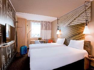 ibis paris porte de clichy centre