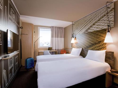ibis paris porte de clichy centre