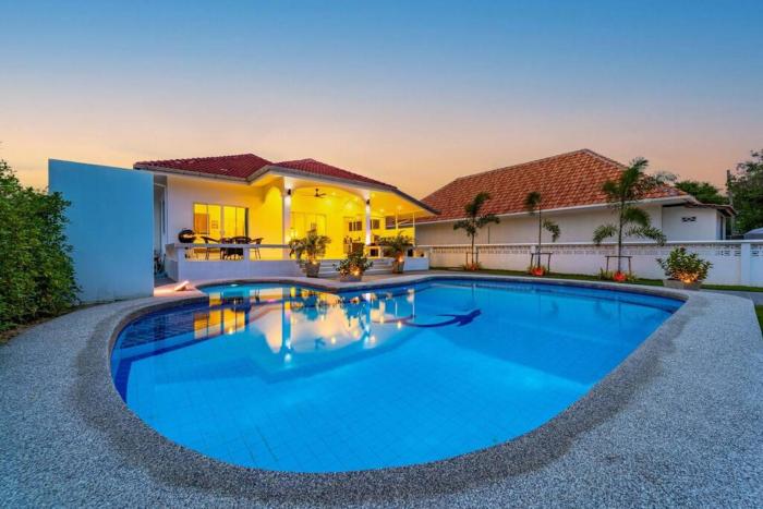 4 bedroom private pool villa ov10