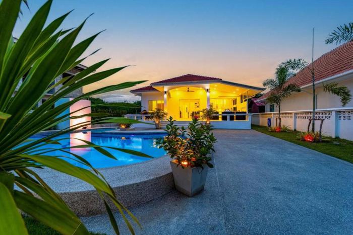 4 bedroom private pool villa ov10