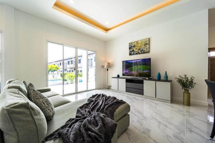 4 bedroom private pool villa ov10
