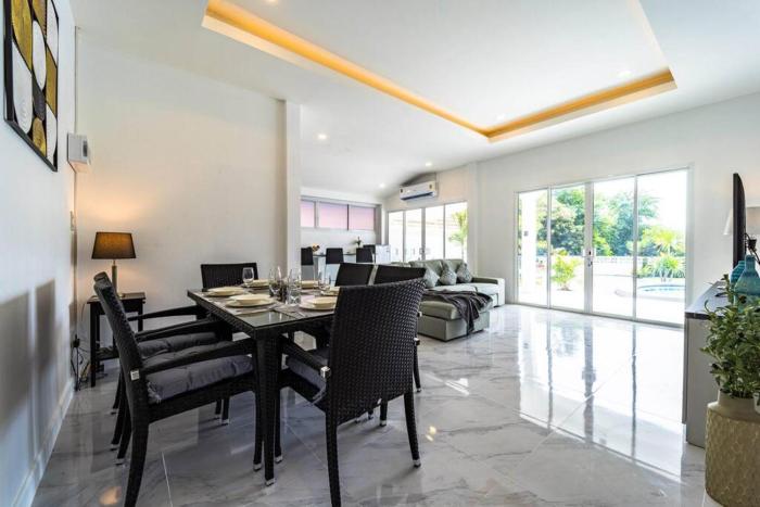 4 bedroom private pool villa ov10