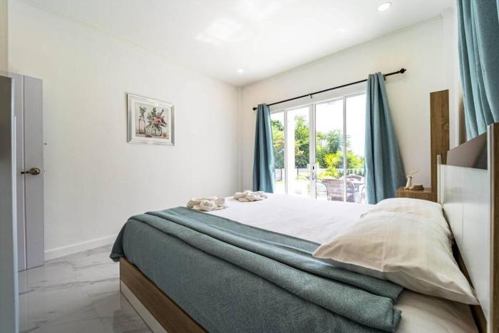 4 bedroom private pool villa ov10