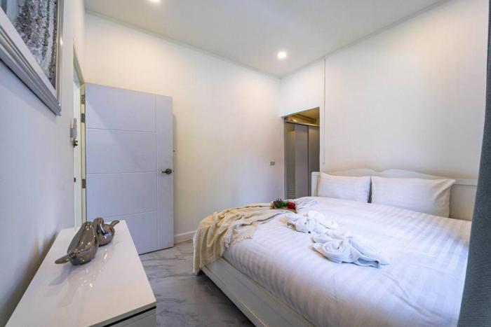 4 bedroom private pool villa ov10