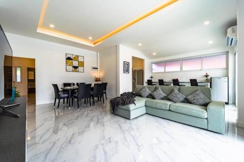 4 bedroom private pool villa ov10