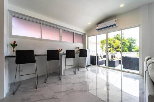4 bedroom private pool villa ov10