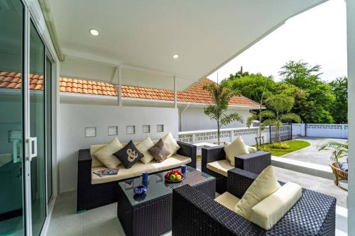4 bedroom private pool villa ov10