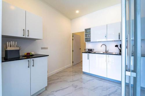 4 bedroom private pool villa ov10