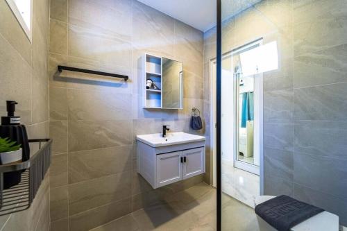 4 bedroom private pool villa ov10