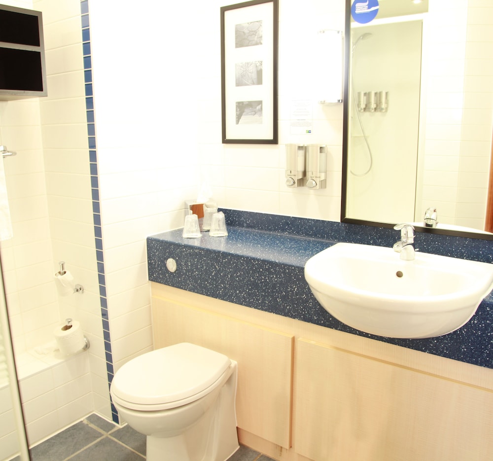 holiday inn express braintree by ihg