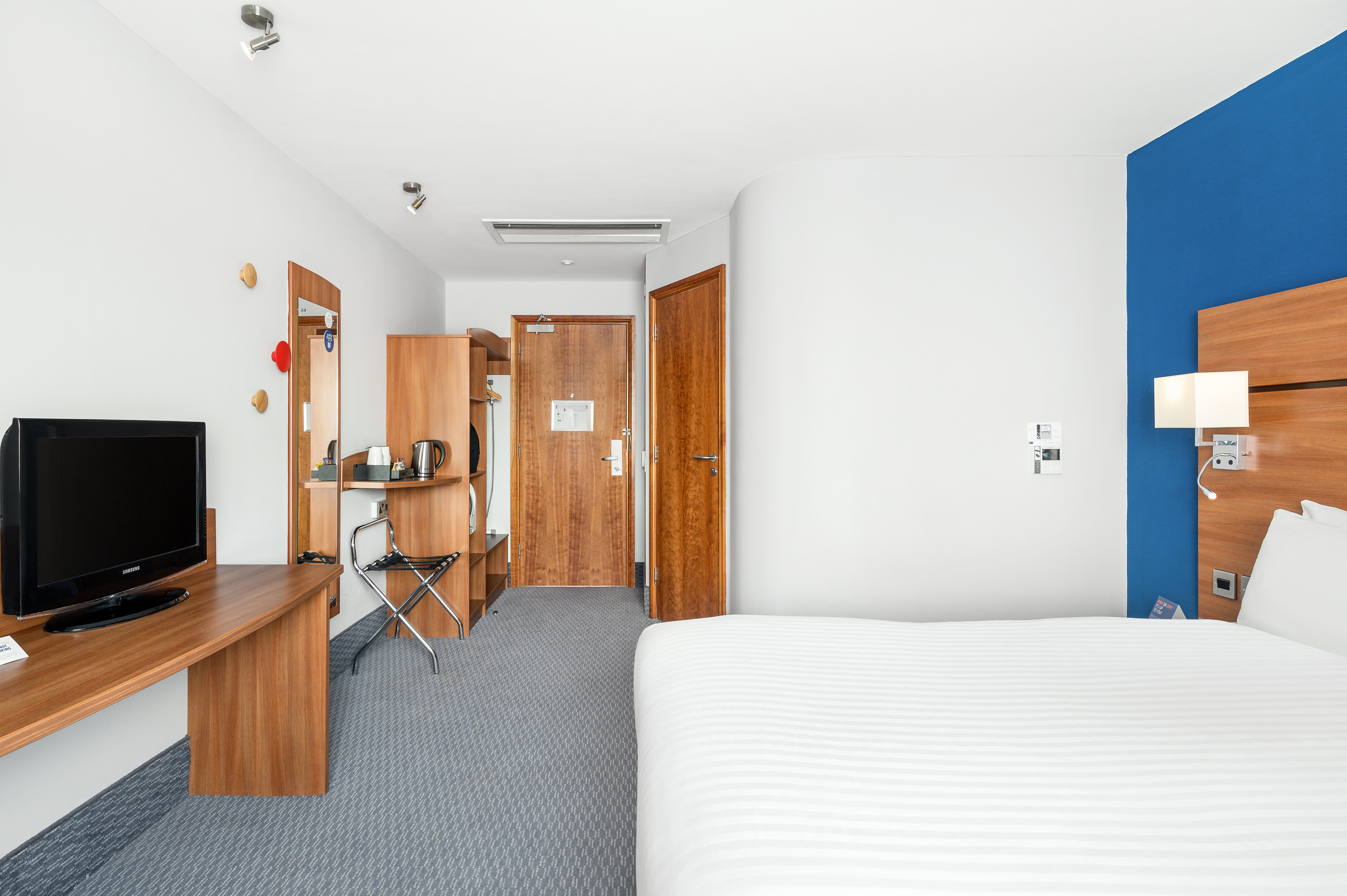holiday inn express braintree by ihg