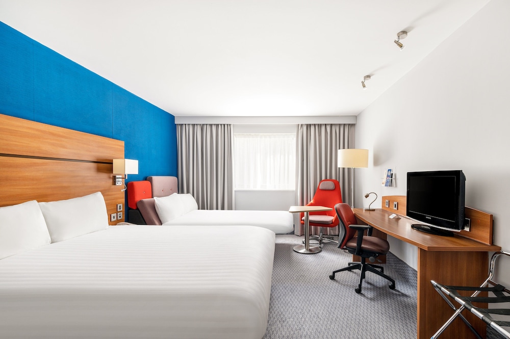 holiday inn express braintree by ihg