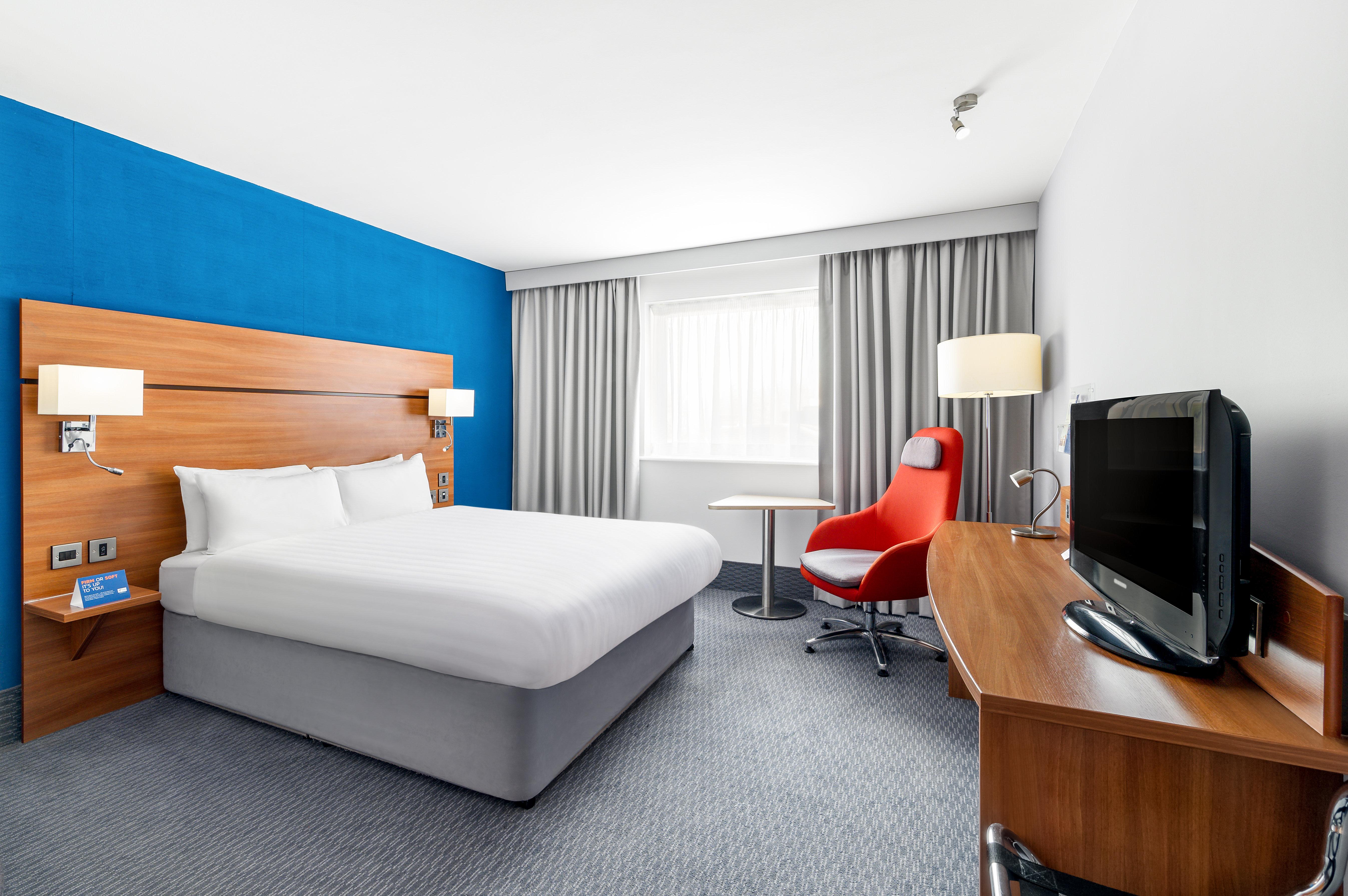 holiday inn express braintree by ihg