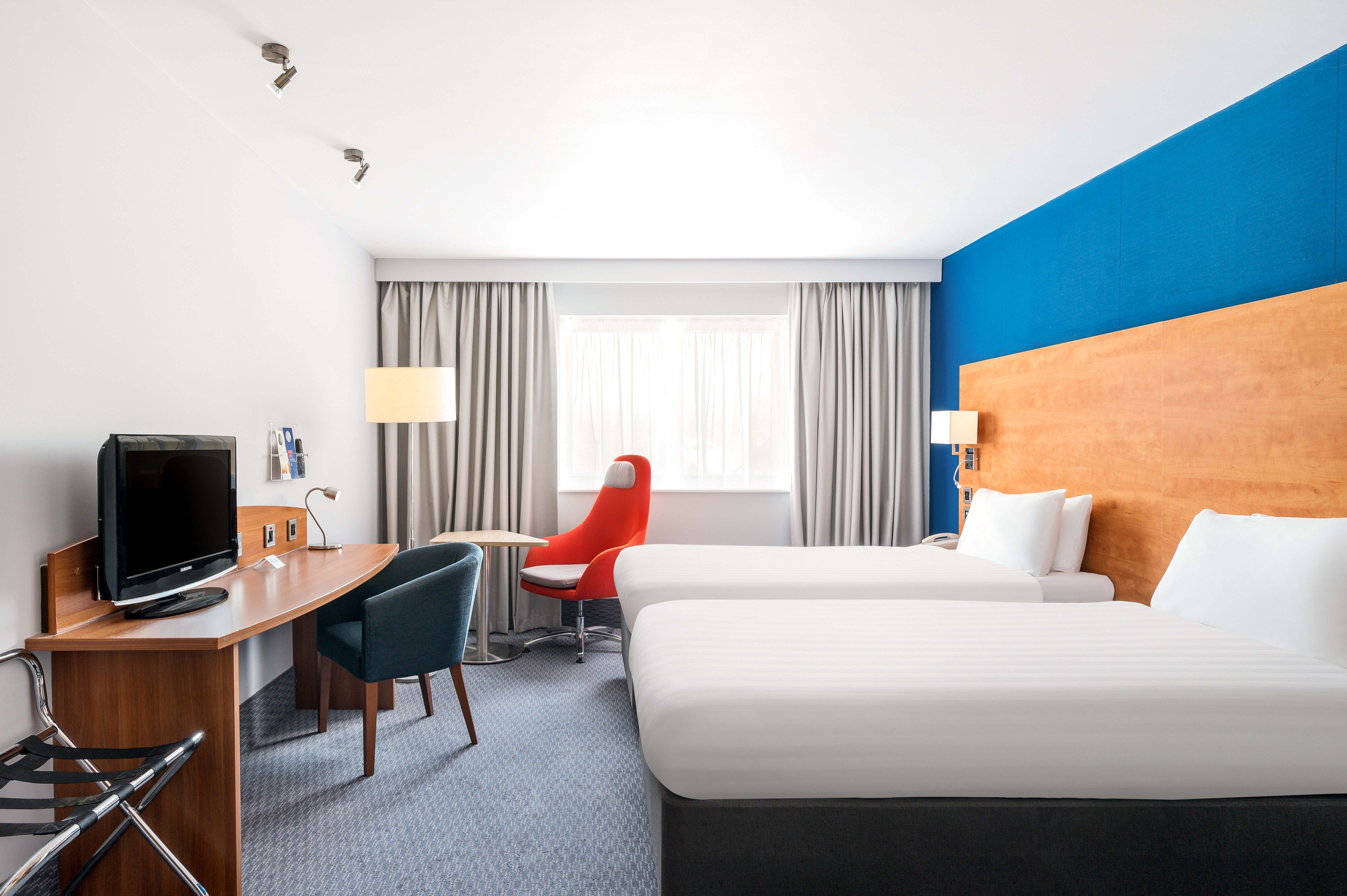 holiday inn express braintree by ihg