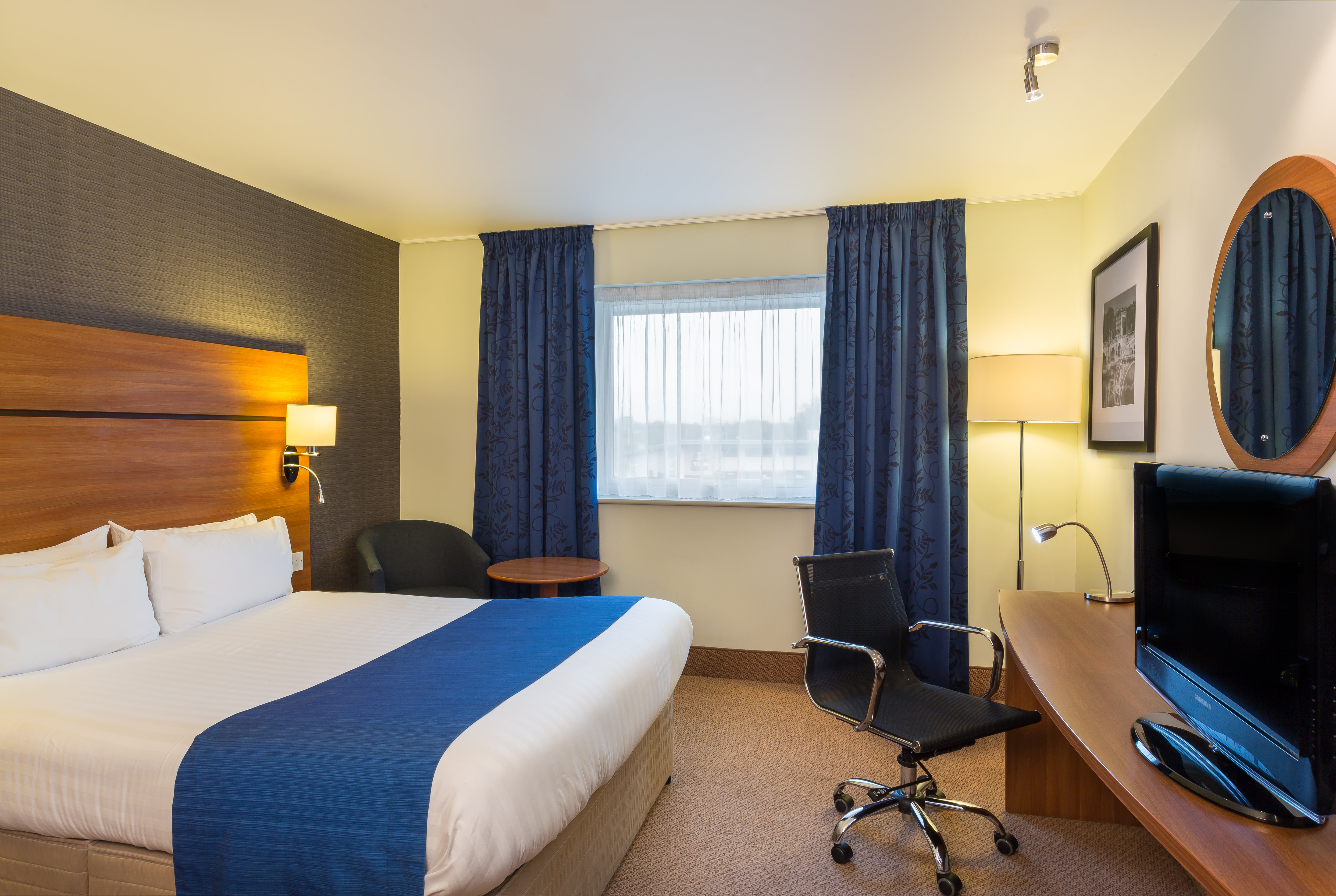 holiday inn express braintree by ihg