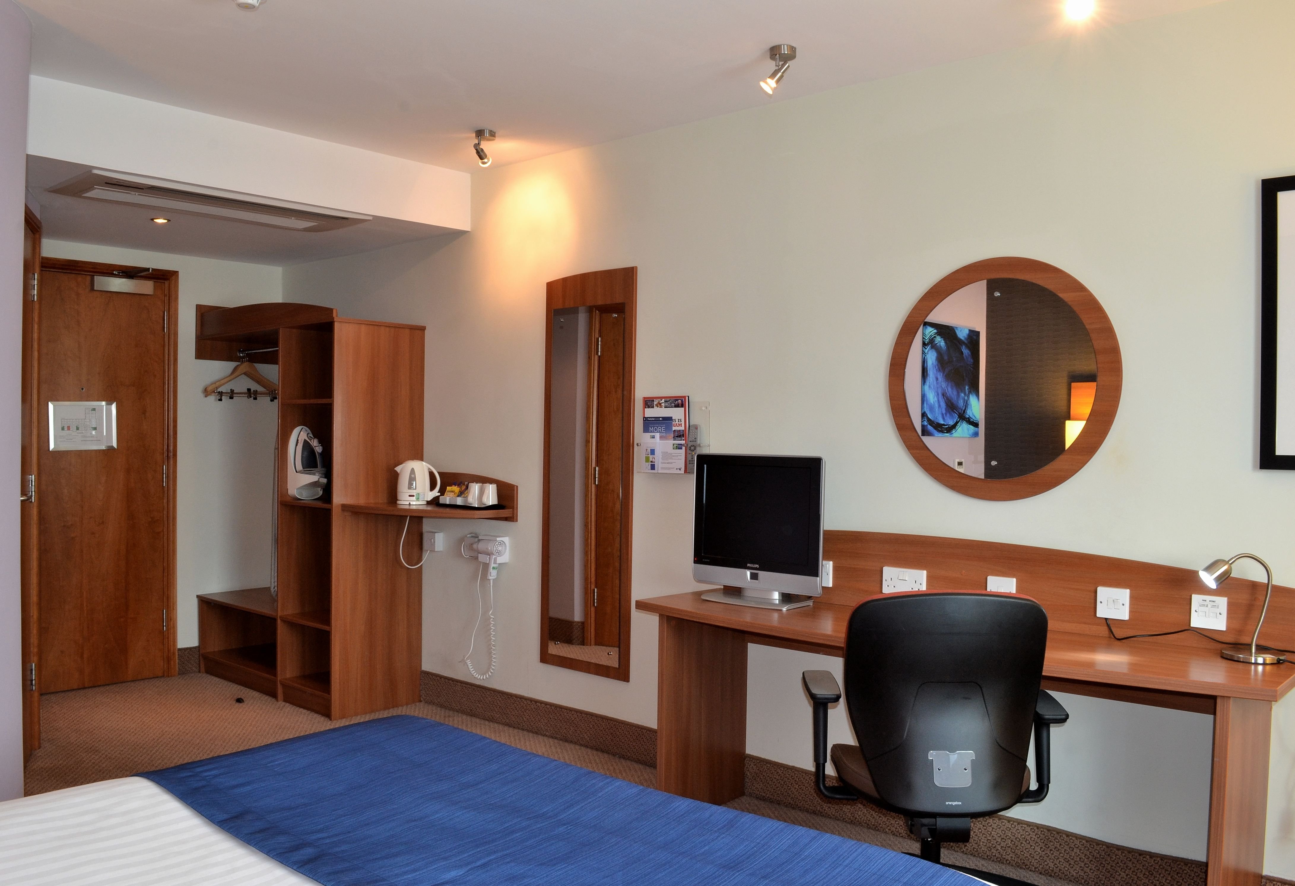 holiday inn express braintree by ihg
