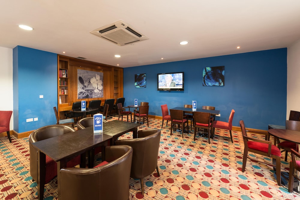 holiday inn express braintree by ihg