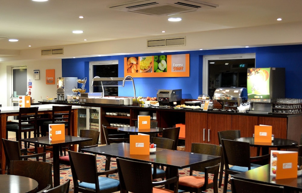 holiday inn express braintree by ihg
