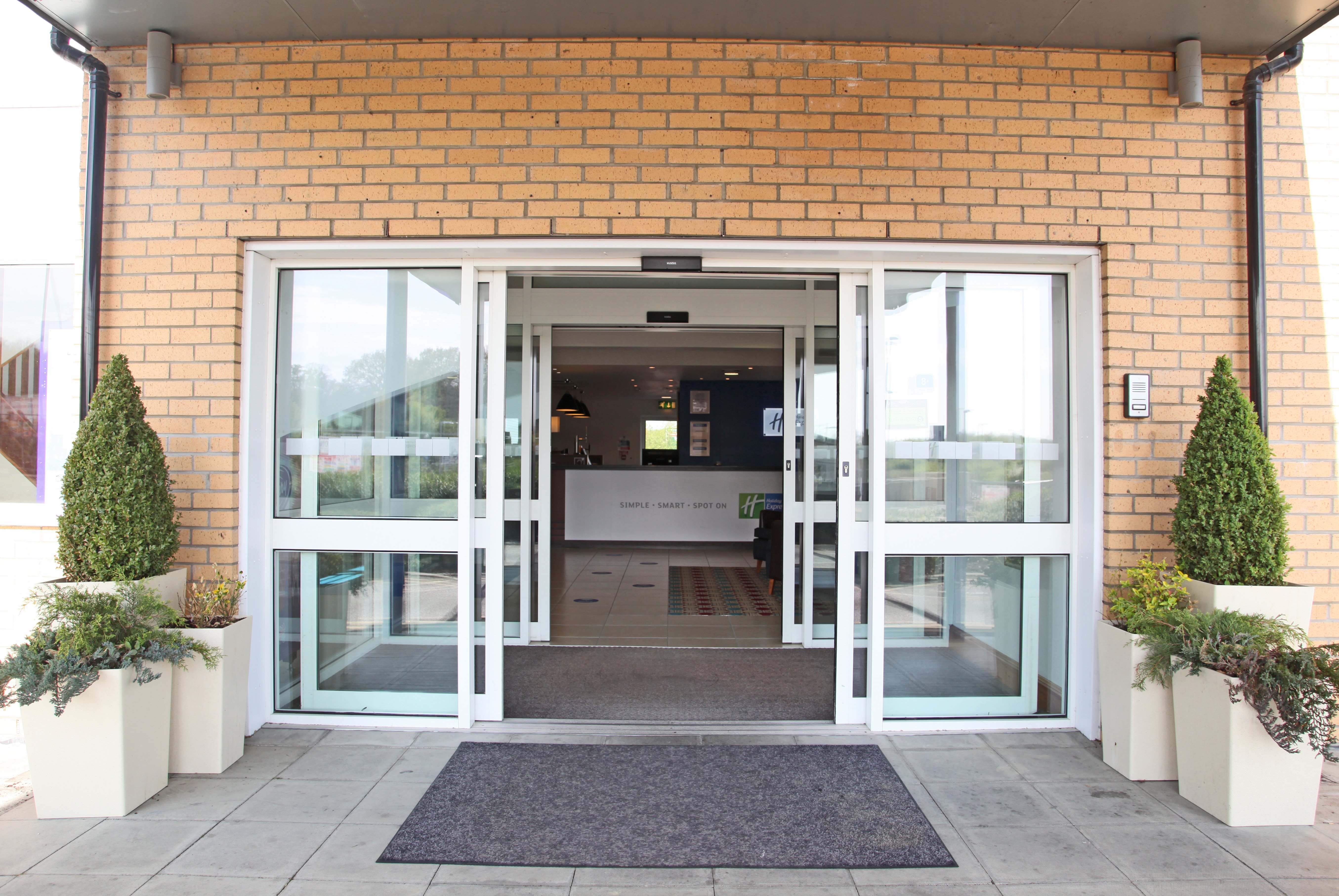 holiday inn express braintree by ihg