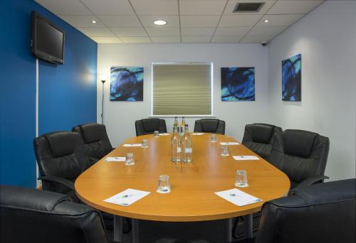 holiday inn express braintree by ihg