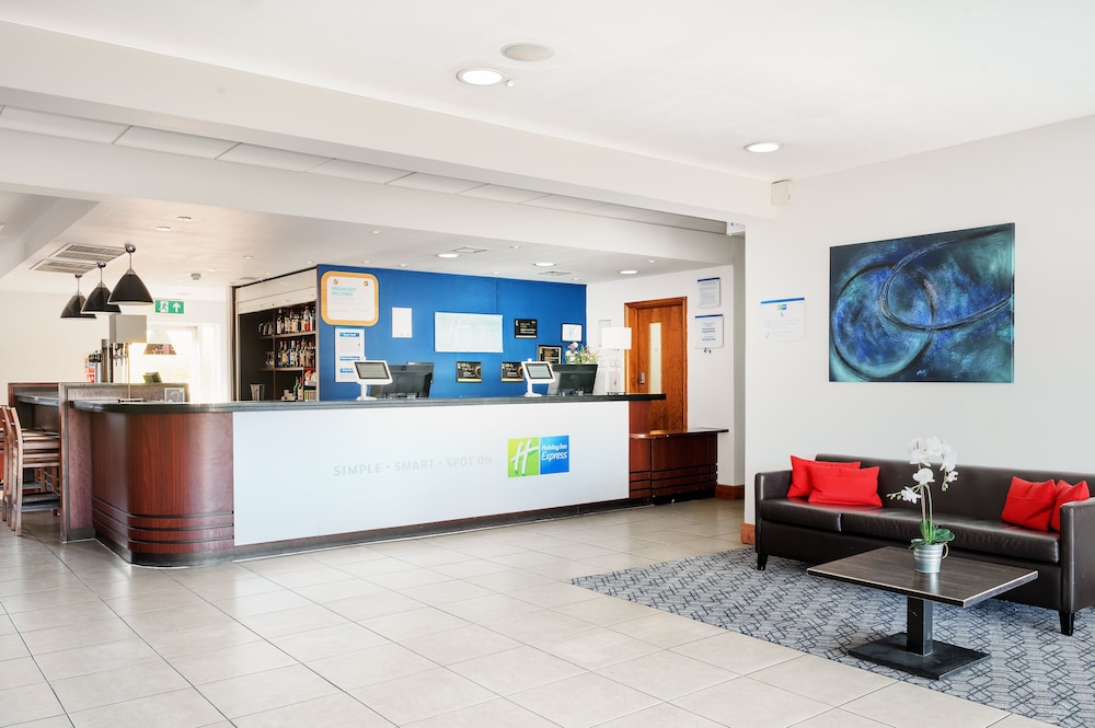 holiday inn express braintree by ihg