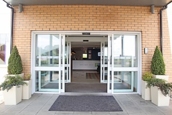 holiday inn express braintree by ihg