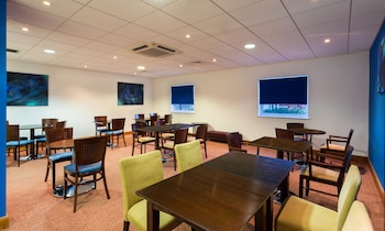 holiday inn express braintree by ihg