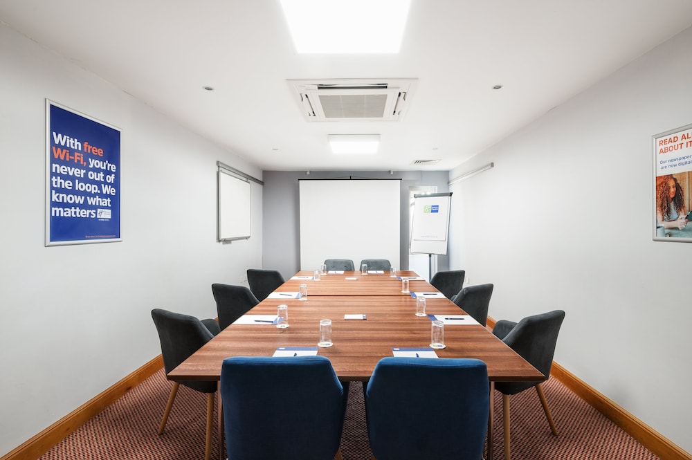 holiday inn express braintree by ihg