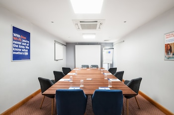 holiday inn express braintree by ihg