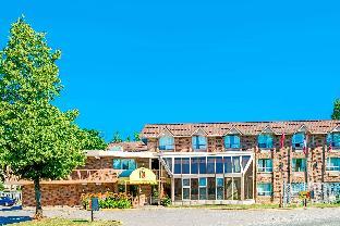 super 8 by wyndham toronto east on