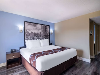 super 8 by wyndham toronto east on