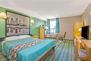 super 8 by wyndham toronto east on