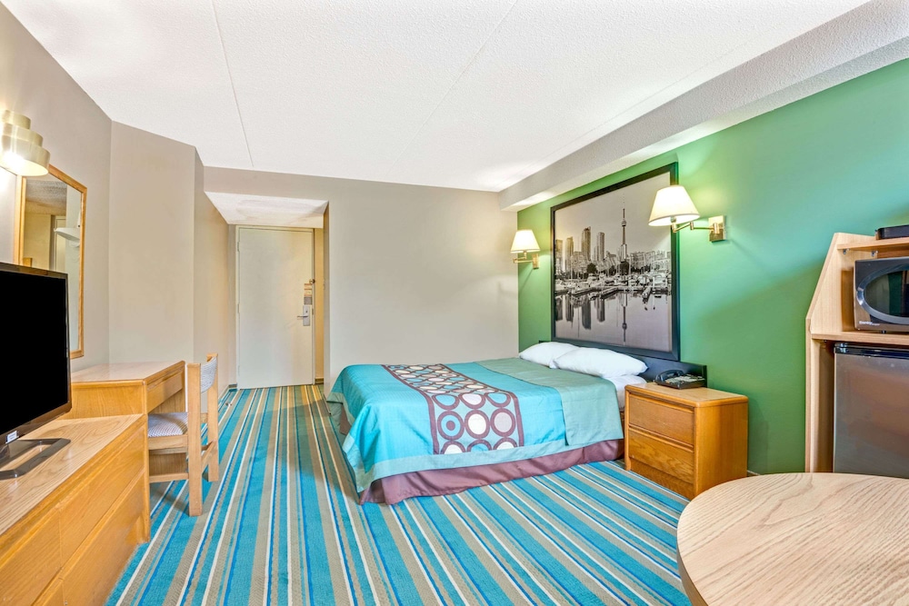 super 8 by wyndham toronto east on