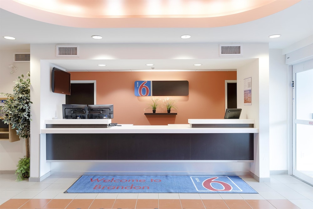 motel 6 brandon mb