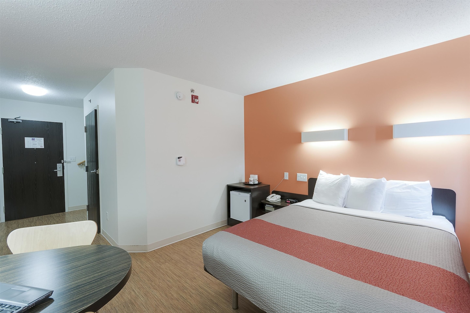 motel 6 brandon mb