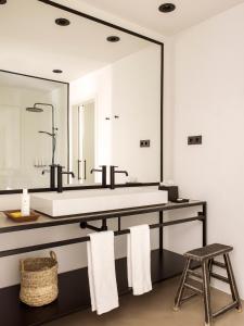 mas de torrent hotel and spa relais and chateaux