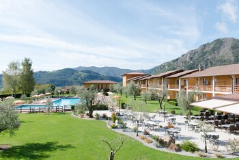 Hotel Residence La Pertica,Lake Garda>>Brescia,3 star