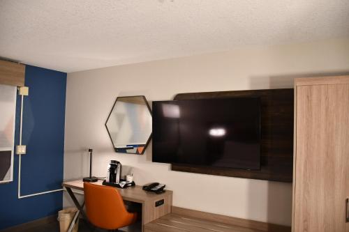 holiday inn express and suites truth or consequences by ihg
