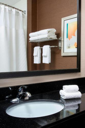 fairfield inn and suites by marriott branson