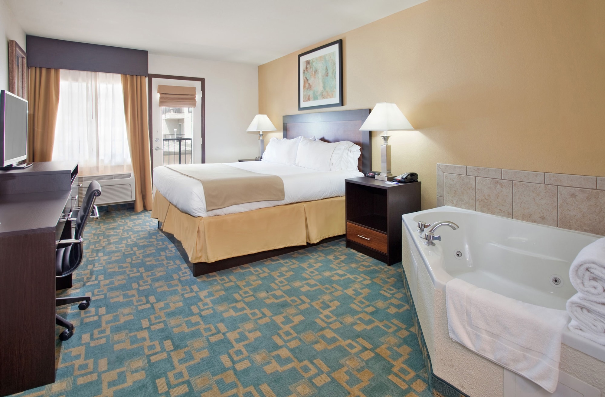 holiday inn express and suites branson 76 central