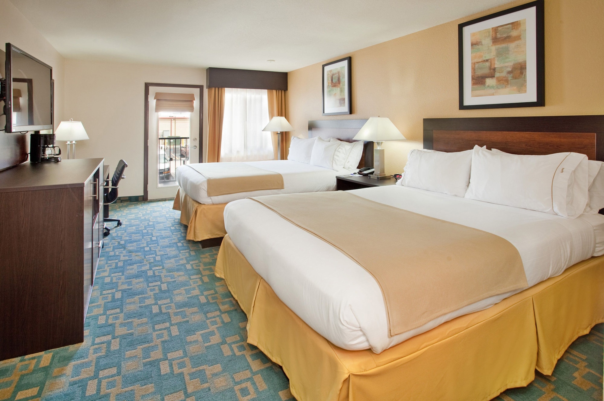 holiday inn express and suites branson 76 central