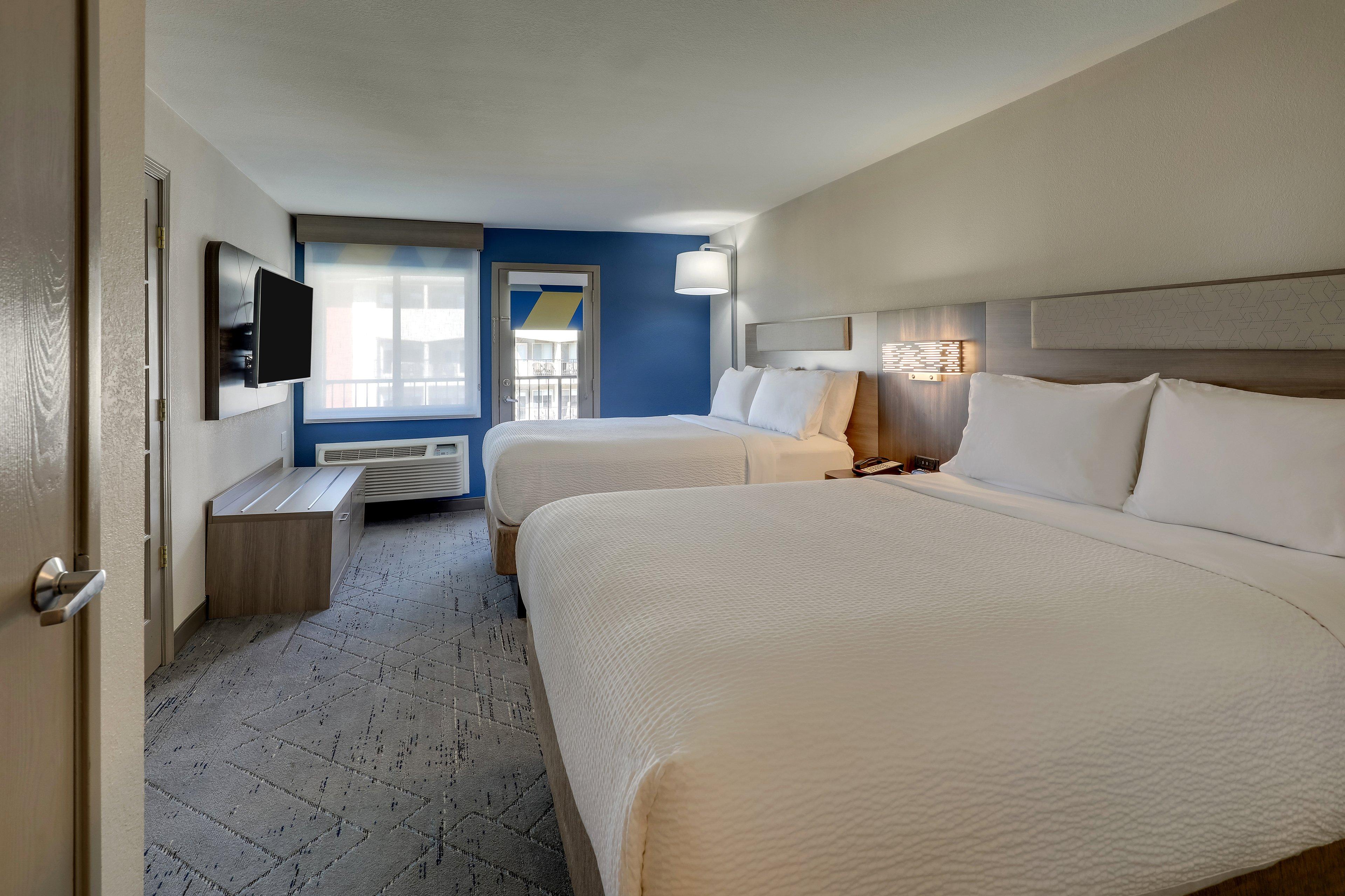 holiday inn express and suites branson 76 central