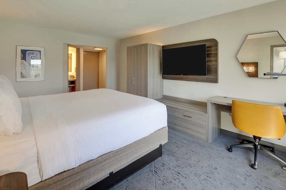 holiday inn express and suites branson 76 central