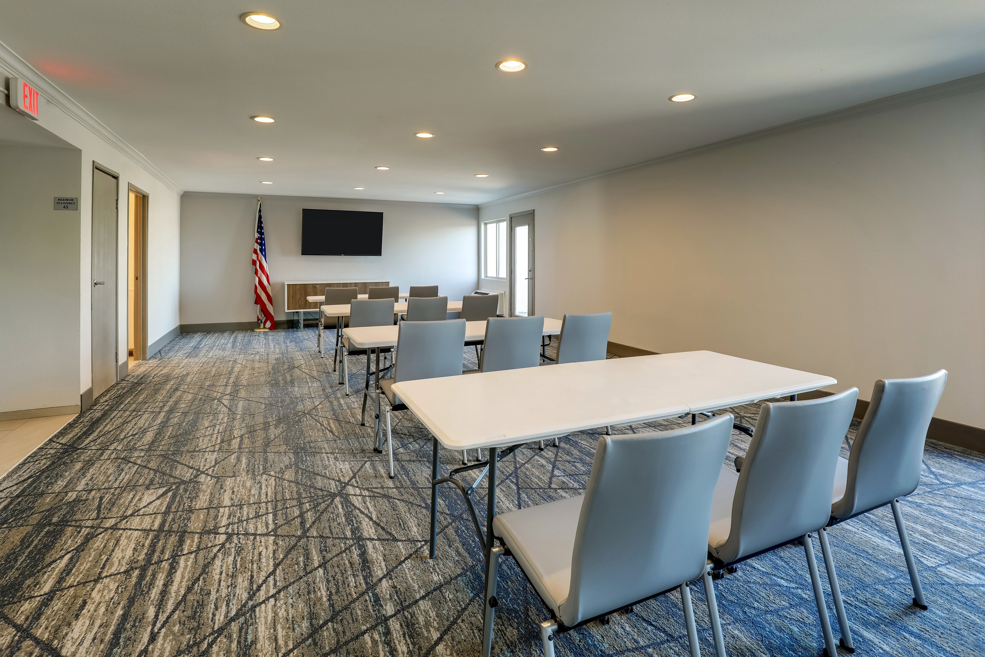 holiday inn express and suites branson 76 central