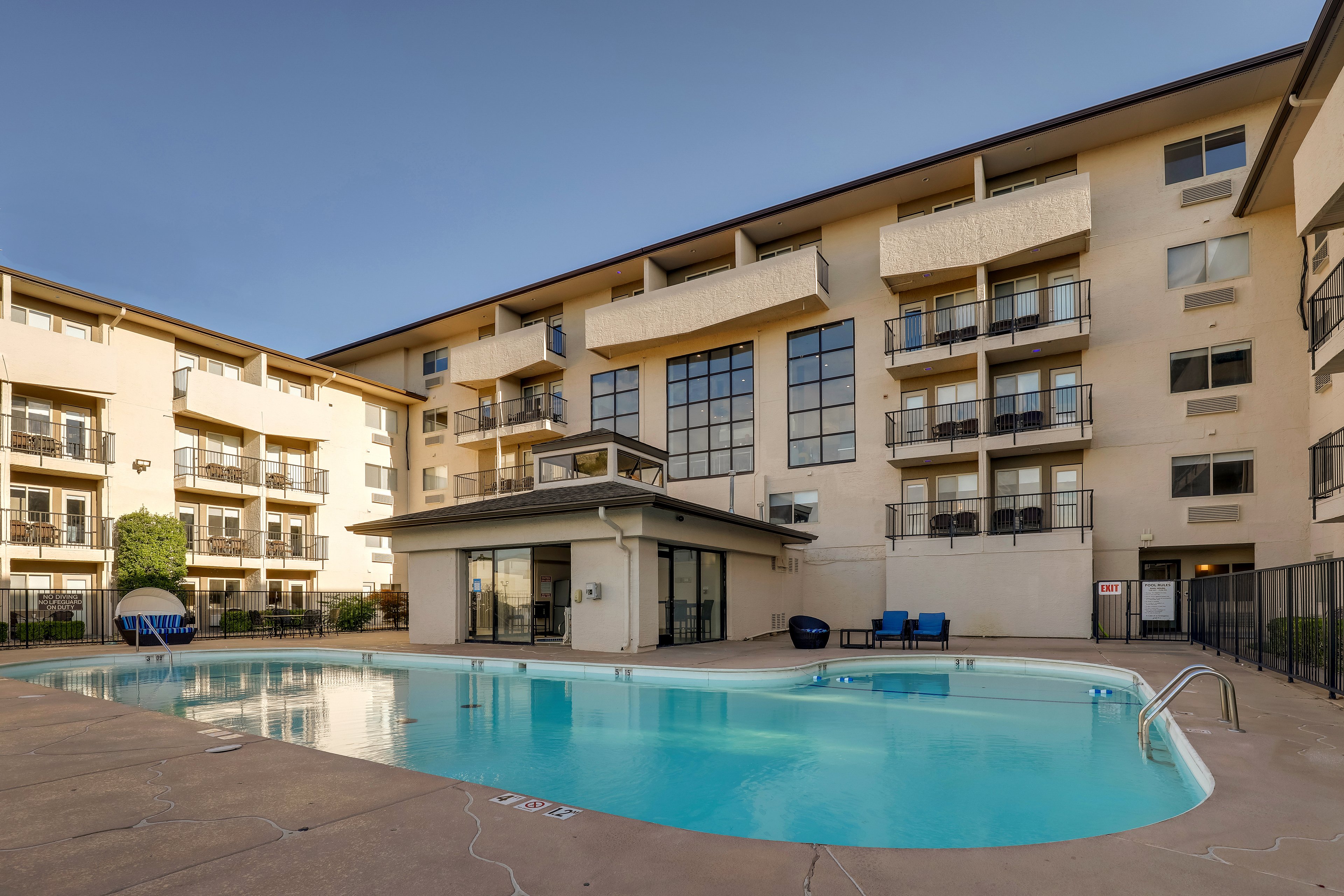 holiday inn express and suites branson 76 central